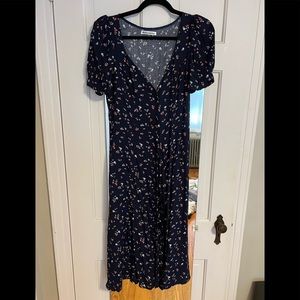 Reformation midi floral dress size 6- new never worn but no tags